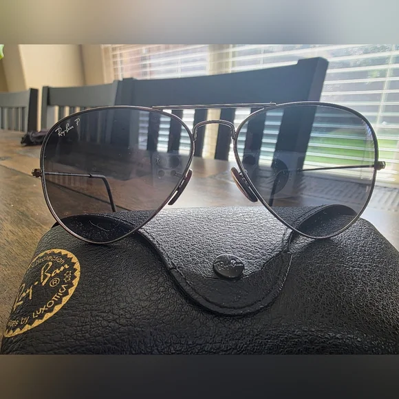 Ray-Ban Polorized Aviator Sunglasses With Blue Tint RB 3025 Authentic - Picture 3 of 15